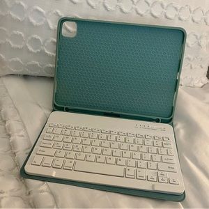 turquoise iPad cover with keyboard.